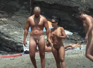 New spycam vid from nudists beach of